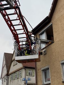 H1 - Rettung mit DLK Gebäude