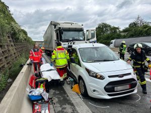 H1 - VU unkl. Lage Kfz.