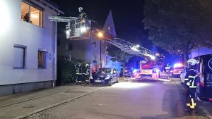H1 - Rettung mit DLK Gebäude