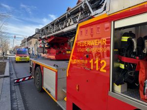 H1 - Rettung mit DLK Gebäude