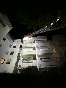 H1 - Rettung mit DLK Gebäude