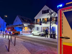 H1 - Rettung mit DLK Gebäude