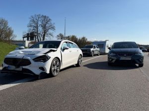 H1 - VU unkl. Lage Pkw