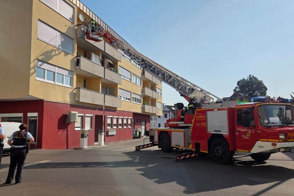 H1 – Rettung mit DLK Gebäude