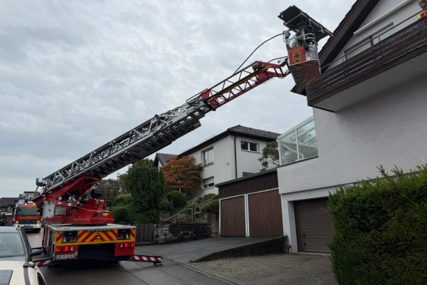 H1 – Rettung mit DLK Gebäude
