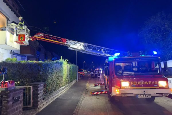 H1 – Rettung mit DLK Gebäude